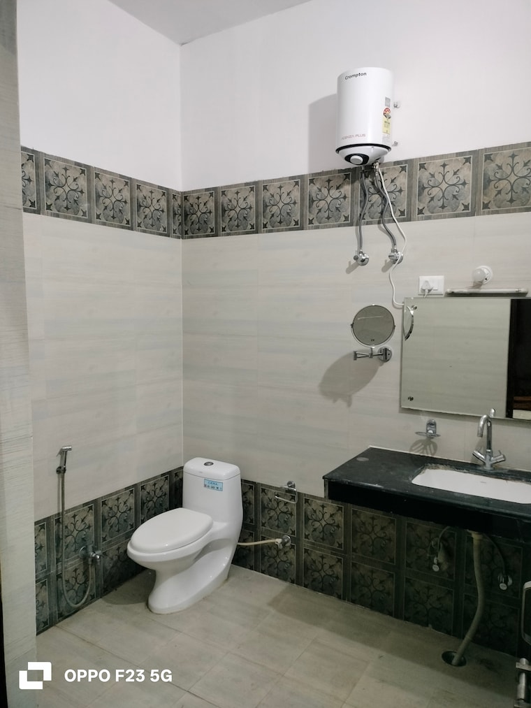 Bathroom, gomti nagar 3 Bedroom 3200 Sq.Ft. Builder Floor In Gomti Nagar Lucknow 9674725