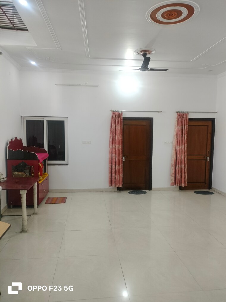 Living Room, gomti nagar 3 Bedroom 3200 Sq.Ft. Builder Floor In Gomti Nagar Lucknow 9674725