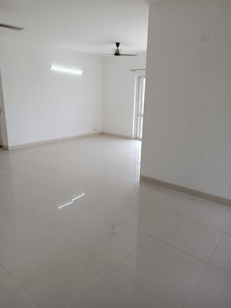 Room, puri-pranayam 3 Bedroom 1857 Sq.Ft. Apartment In Sector 82 Faridabad 9674723