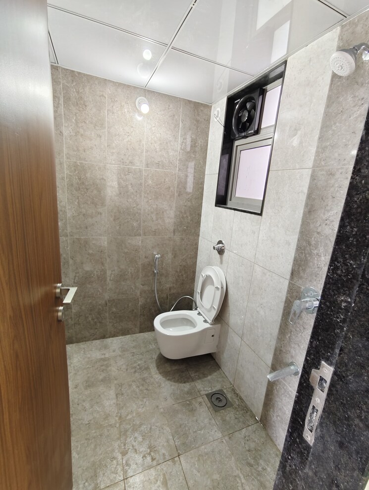 Bathroom, vilas-javdekar-yashwin-enchante 2.5 Bedroom 1100 Sq.Ft. Apartment In Kharadi Pune 9674726