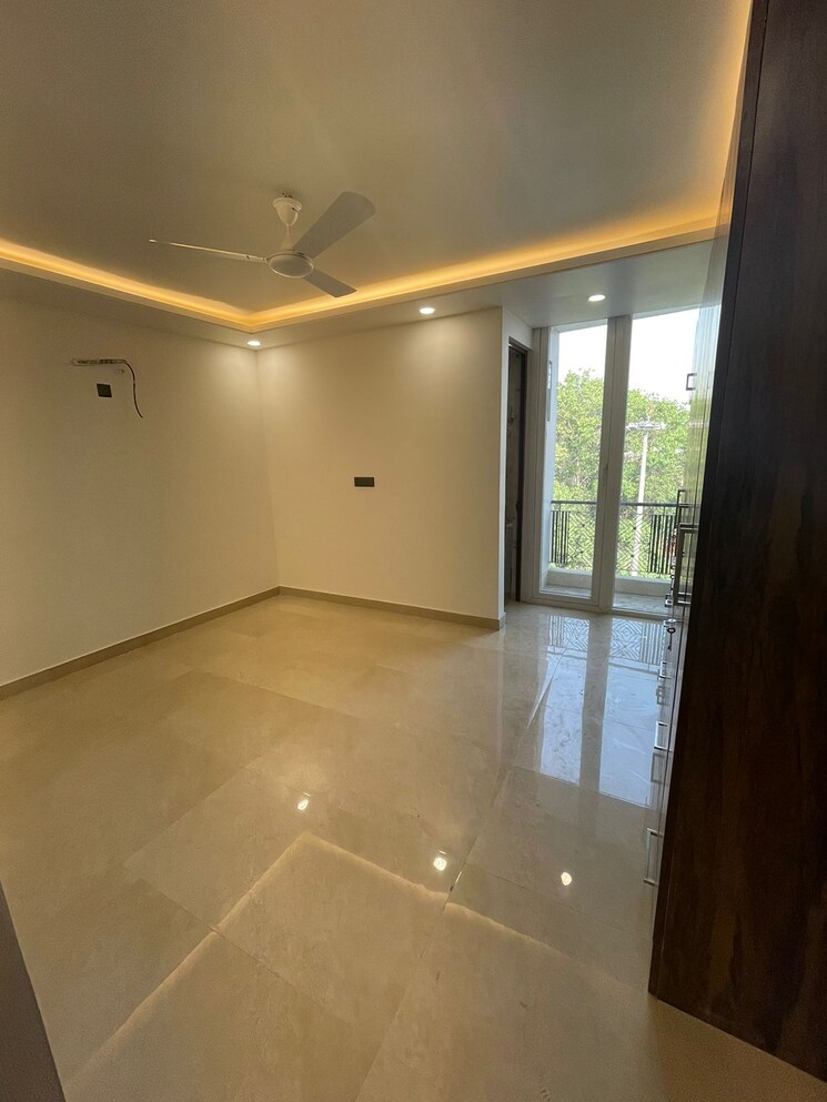 Room, govindpuri 3 Bedroom 908 Sq.Ft. Builder Floor In Govindpuri Delhi 9674734