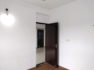 Room in 3 BHK Apartment at Puri Pratham, Sector 84 – for Rent