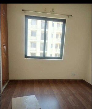Room in 3 BHK Apartment at BBD Green City Sun Breeze Apartments, Gomti Nagar – for Rent