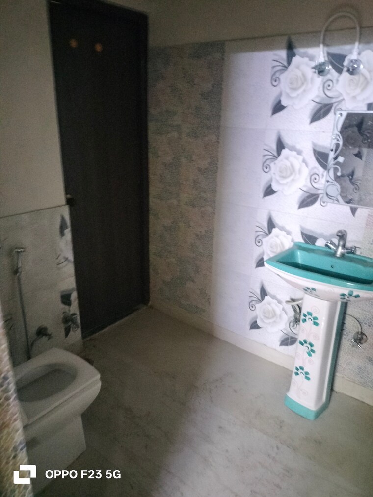 Bathroom, gomti nagar 2 Bedroom 2152 Sq.Ft. Builder Floor In Gomti Nagar Lucknow 9674746
