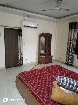 Bedroom in 2 BHK Builder Floor at Gomti Nagar – for Rent