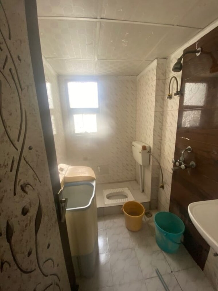 Bathroom, srs-residency 3 Bedroom 907 Sq.Ft. Apartment In Sector 88 Faridabad 9674742
