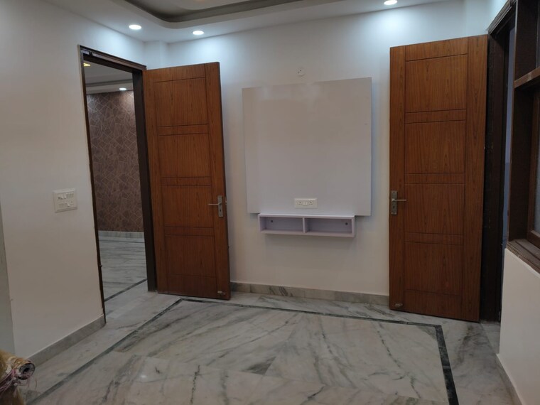Room, govindpuri 3 Bedroom 908 Sq.Ft. Builder Floor In Govindpuri Delhi 9674744