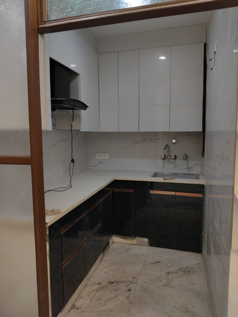 Kitchen, govindpuri 3 Bedroom 908 Sq.Ft. Builder Floor In Govindpuri Delhi 9674744