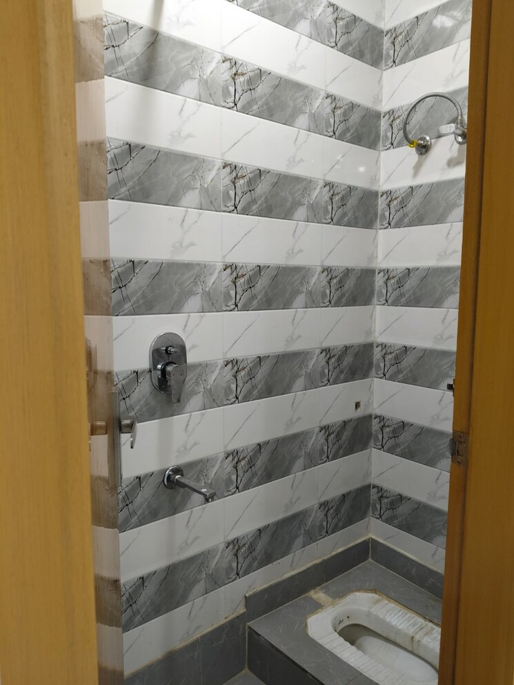 Bathroom, govindpuri 1 Bedroom 371 Sq.Ft. Builder Floor In Govindpuri Delhi 9674753