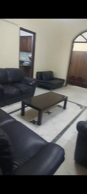 Team Area in 3 BHK Builder Floor at Dlf City Phase 3 – for Rent