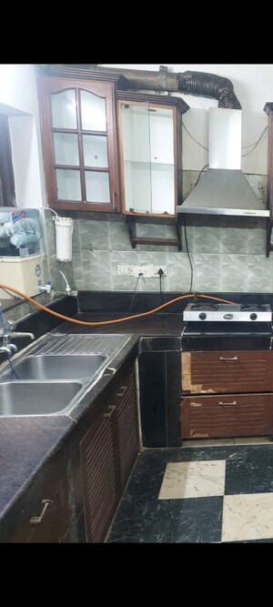 Kitchen in 3 BHK Builder Floor at Dlf City Phase 3 – for Rent