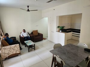 Room in 2.5 BHK Apartment at Naiknavare Avon Vista Balewadi, Balewadi – for Rent