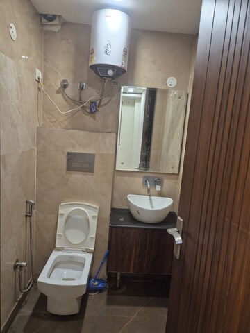 Master Bedroom in 3 BHK Builder Floor at Govindpuri – for Rent