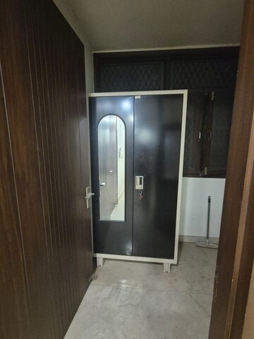 Room in 3 BHK Builder Floor at Govindpuri – for Rent