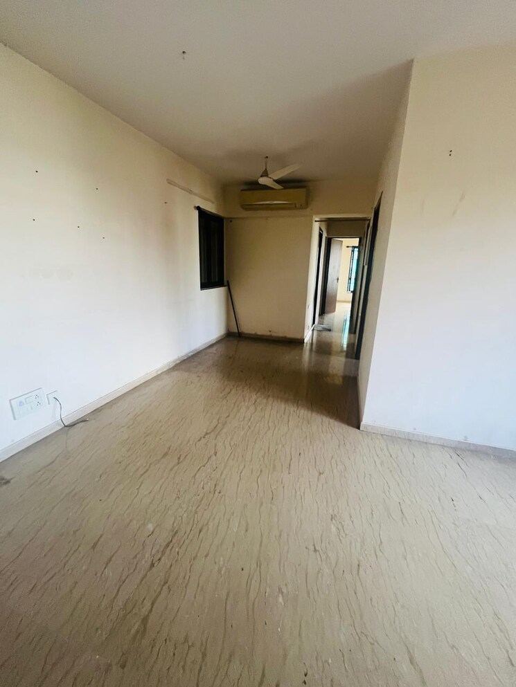 Room, satellite-royale 2 Bedroom 750 Sq.Ft. Apartment In Goregaon East Mumbai 9623866