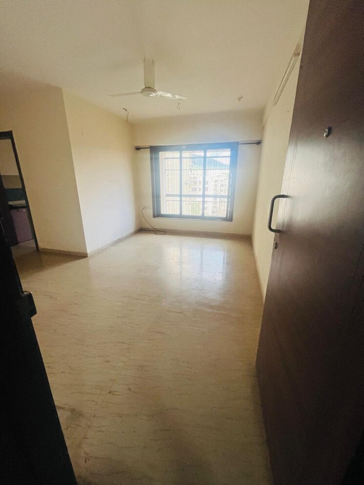 Room, satellite-royale 2 Bedroom 750 Sq.Ft. Apartment In Goregaon East Mumbai 9623866