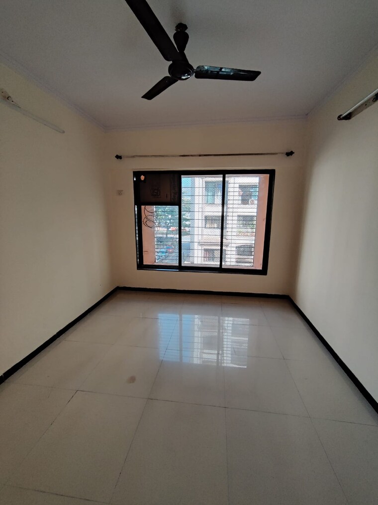 Room, satellite-garden 1 Bedroom 450 Sq.Ft. Apartment In Goregaon East Mumbai 9623648