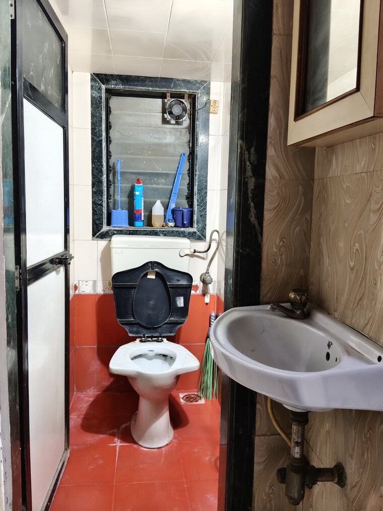 Attached Bathroom, alpa-park-chs 1 Bedroom 600 Sq.Ft. Apartment In Ghatkopar West Mumbai 9674853