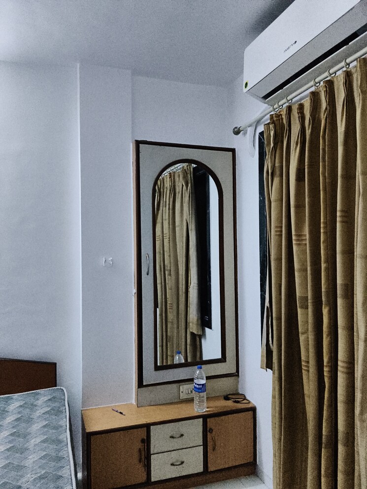 Room, alpa-park-chs 1 Bedroom 600 Sq.Ft. Apartment In Ghatkopar West Mumbai 9674853