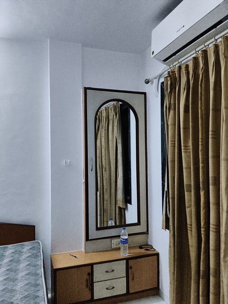 Room, alpa-park-chs 1 Bedroom 600 Sq.Ft. Apartment In Ghatkopar West Mumbai 9674853