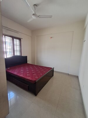 Furnished Amenities in 2 BHK Apartment at Koramangala – for Rent