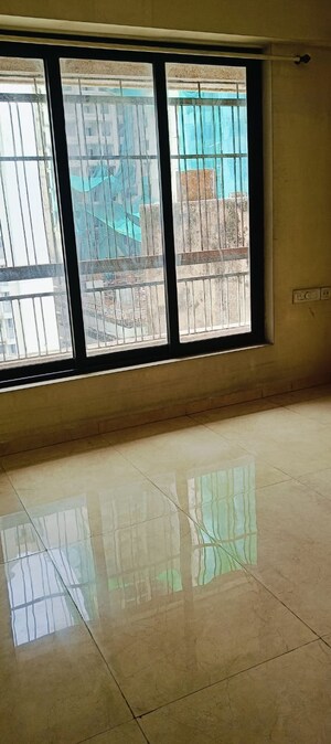 Room in 2 BHK Apartment at Satellite Royale, Goregaon East – for Rent