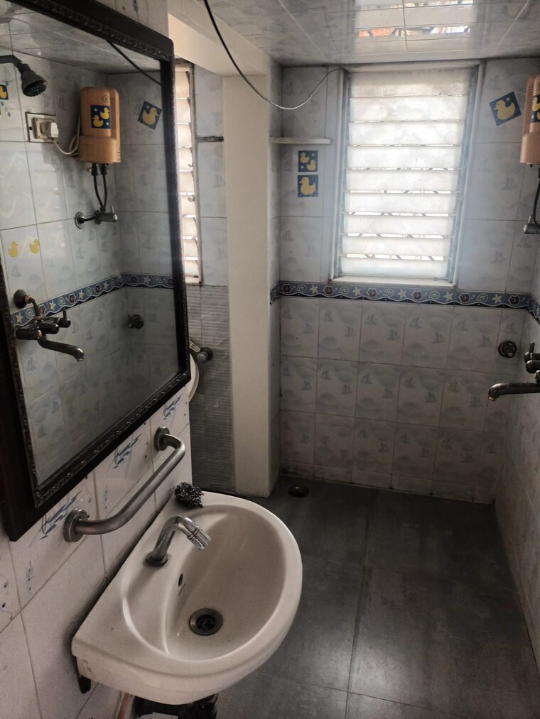Bathroom, asmita-jyoti-chs 1 Bedroom 430 Sq.Ft. Apartment In Malad West Mumbai 9674897
