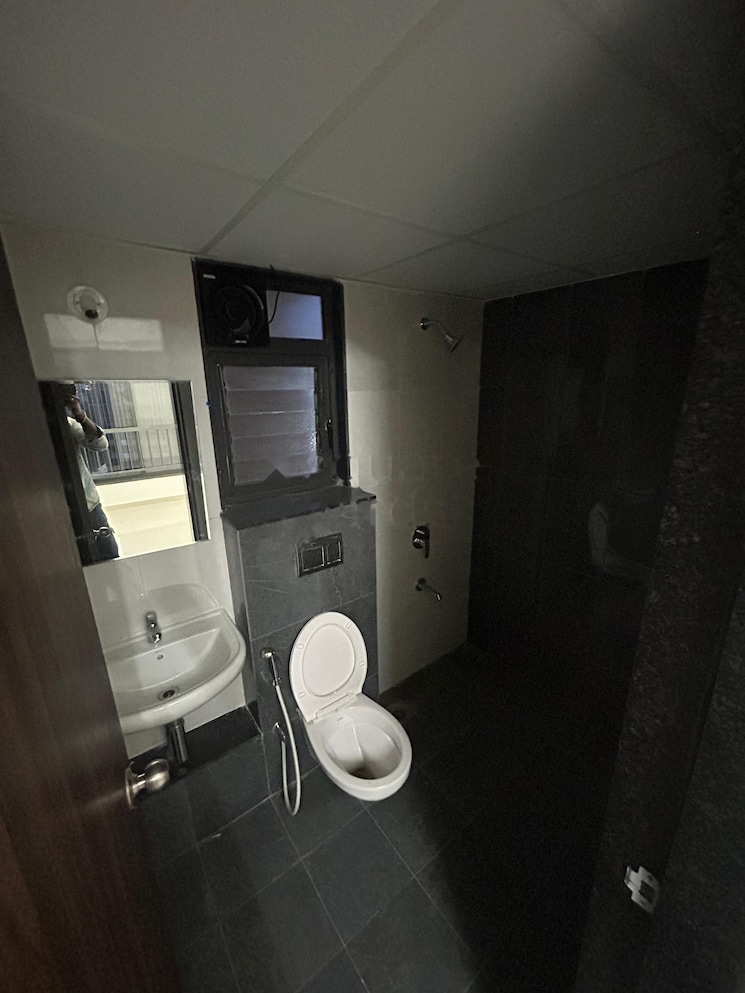 Bathroom, shapoorji-pallonji-joyville-hadapsar-annexe 2 Bedroom 726 Sq.Ft. Apartment In Hadapsar Pune 9674951