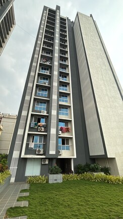 2 BHK Apartment For Sale in Lalani Valentine Apartment 1 Wing D
