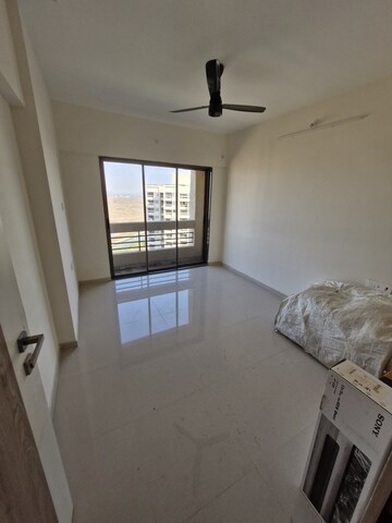 Room in 2 BHK Apartment at Evershine Amavi 303 Phase 1, Virar East – for Rent