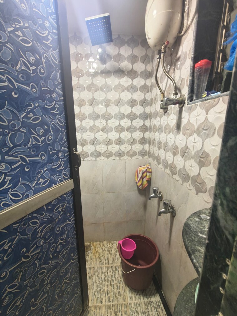 Bathroom, worli Pg For Boys & Girls In Worli 9675154
