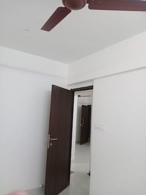 Room in 1 BHK Apartment at Riddhi Siddhi Heights Goregaon West, Goregaon West – for Sale