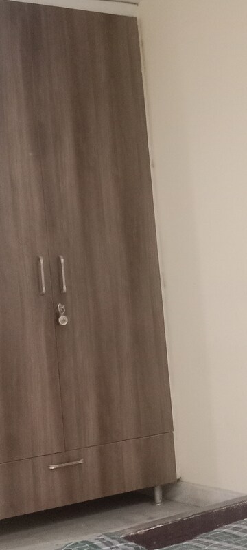 Furnished Amenities in 3 BHK Builder Floor at Saket – for Rent