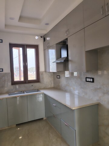 Staircase in 3 BHK Builder Floor at Amolik Aster Woods, Sector 98 – for Sale