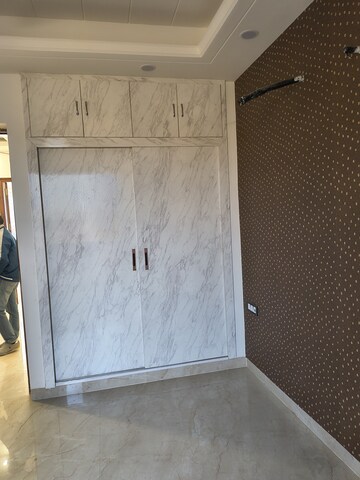 Furnished Amenities in 3 BHK Builder Floor at Amolik Aster Woods, Sector 98 – for Sale