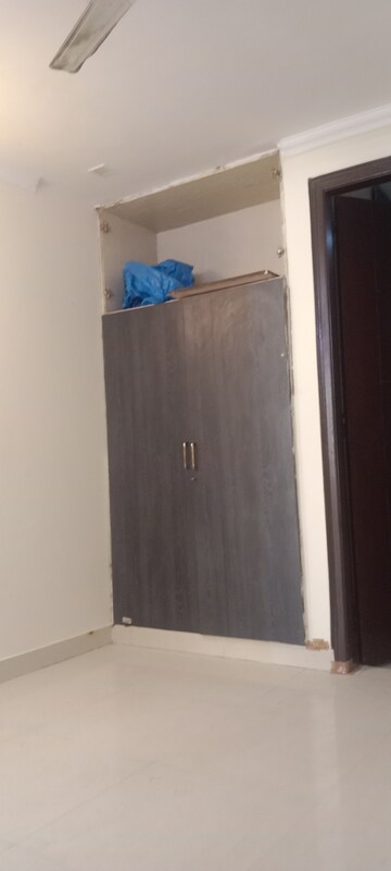 Furnished Amenities in 3 BHK Builder Floor at Saket – for Rent