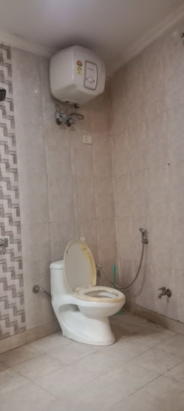 Bathroom, saket 3 Bedroom 1250 Sq.Ft. Builder Floor In Saket Delhi 9675283