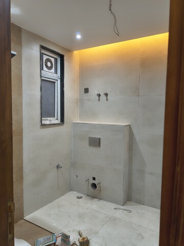 Furnished Amenities in 3 BHK Builder Floor at Parklands, Sector 85 – for Sale