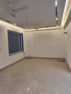 Furnished Amenities in 3 BHK Builder Floor at Parklands, Sector 85 – for Sale