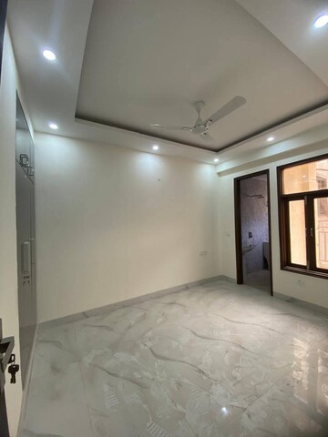 Room in 2 BHK Apartment at Chattarpur – for Rent
