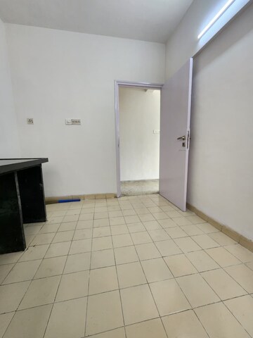 Room in 1 BHK Apartment at Clover Dale, Koregaon Park – for Rent