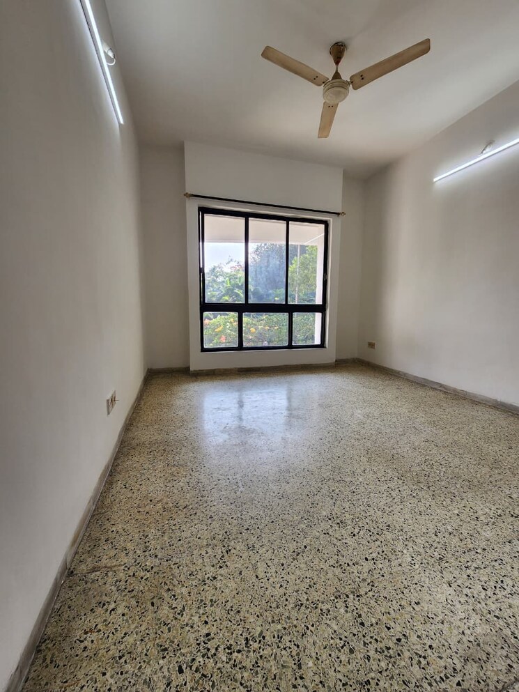 Room, clover-dale 1 Bedroom 550 Sq.Ft. Apartment In Koregaon Park Pune 9675313