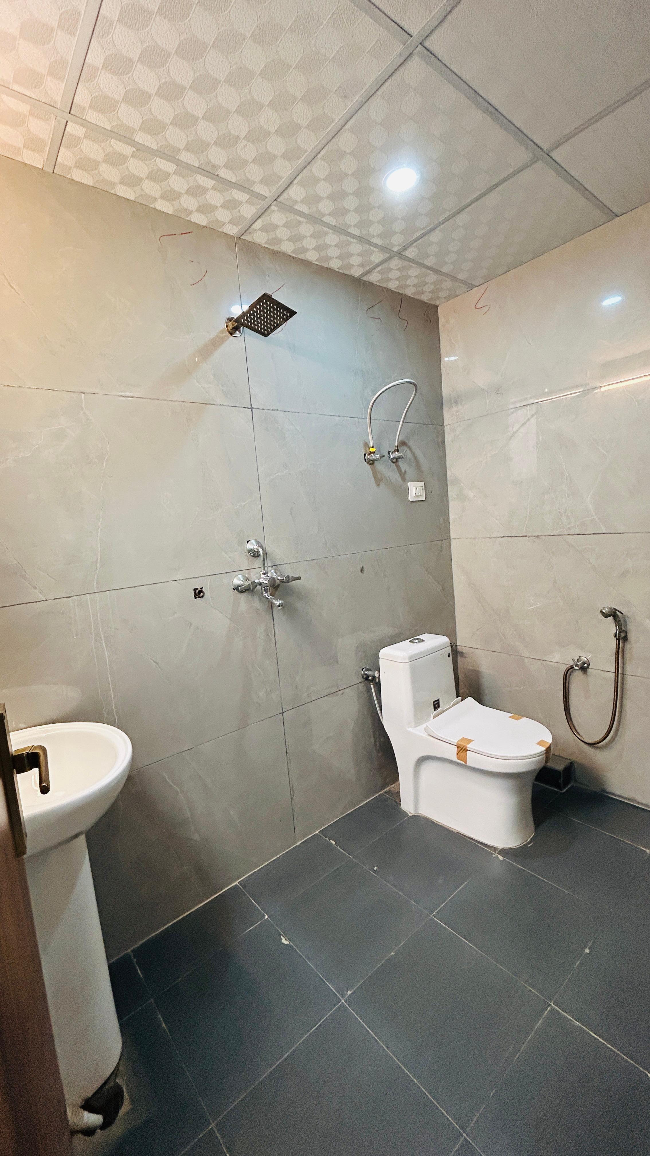 2 BHK Builder Floor For Sale in Shyama Apartments Noida