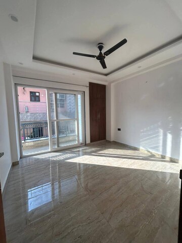 Bedroom in 3 BHK Apartment at Maidan Garhi – for Rent