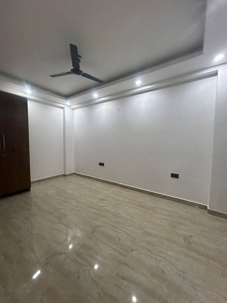 Room, maidan garhi 3 Bedroom 1500 Sq.Ft. Apartment In Maidan Garhi Delhi 9675346