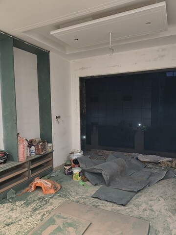 Furnished Amenities in 4 BHK Builder Floor at Parklands, Sector 85 – for Sale