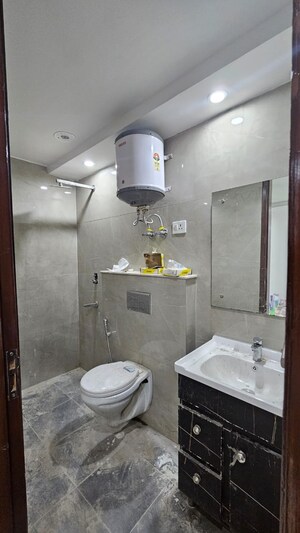 Bathroom in 1 BHK Builder Floor at Saket – for Rent
