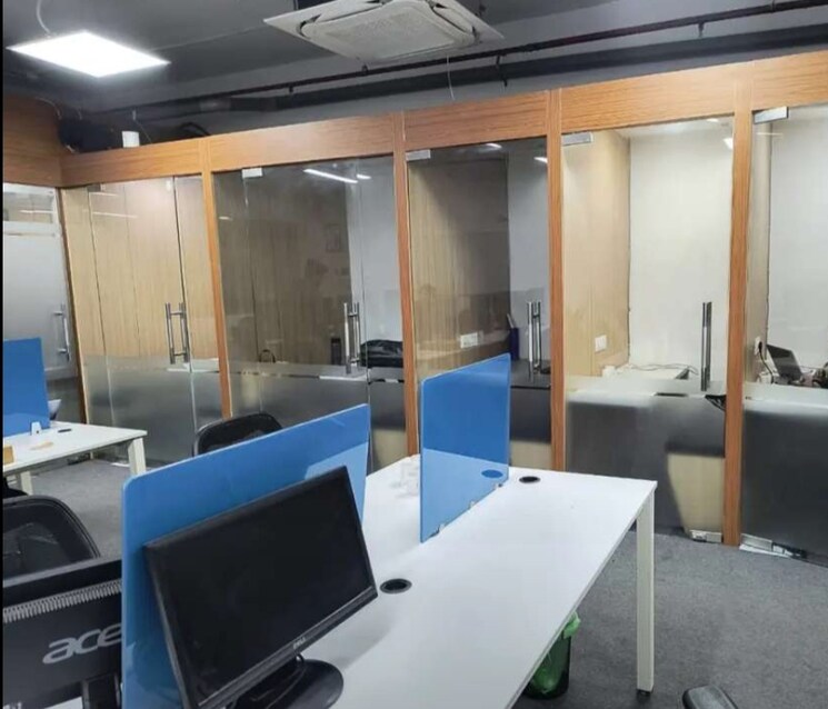 Team Area, hazratganj Commercial Office Space 1820 Sq.Ft. In Hazratganj Lucknow 9675445