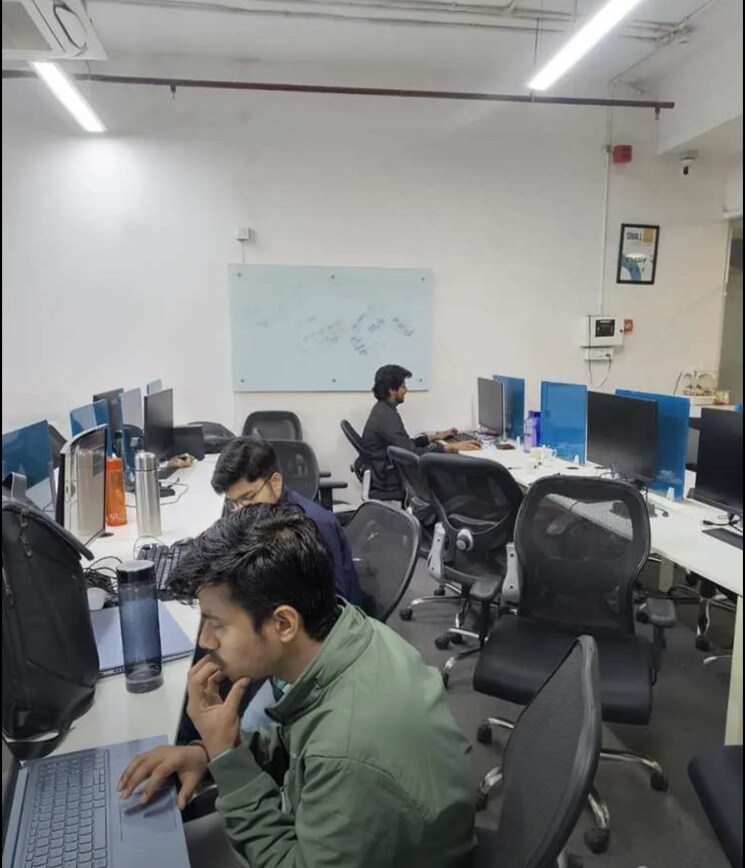 Team Area, hazratganj Commercial Office Space 1820 Sq.Ft. In Hazratganj Lucknow 9675445