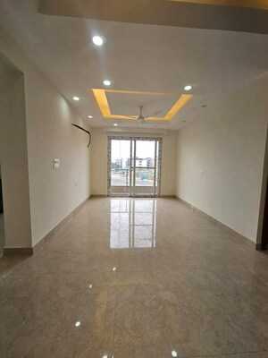 Room in 3 BHK Apartment at Saket – for Rent